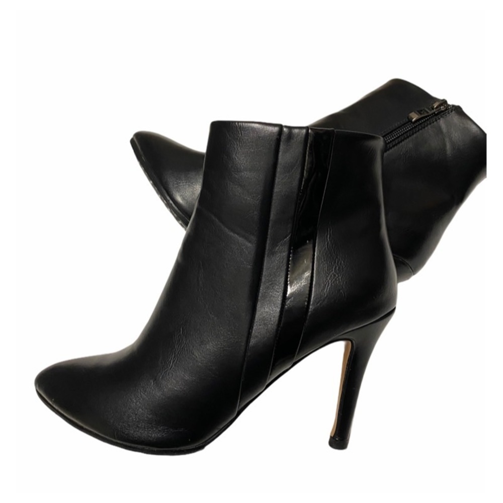 WOMEN’S BLACK ANKLE HIGH HEEL